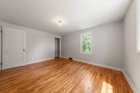 Bedroom - 21500 Hayward Ave, Faribault, MN 55021 photo 8 of 8