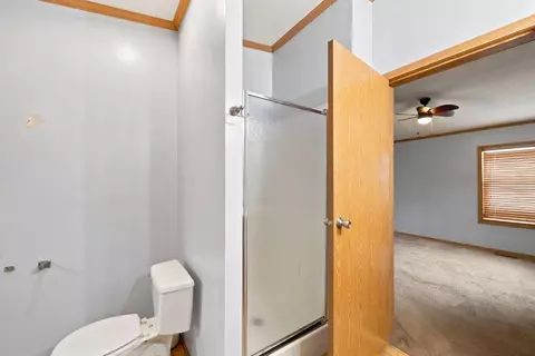 Bath - 2 Barker Dr, Duluth, MN 55808 photo 3 of 3