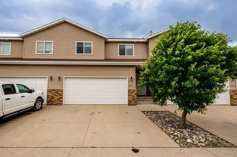 4276 Estate Dr S, Fargo, ND 58104