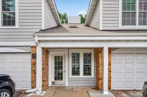 6167 Chasewood Pkwy #202, Minnetonka, MN 55343