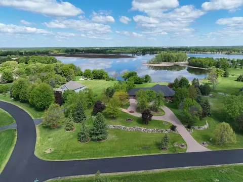 12605 Island View Cir, Rogers, MN 55374