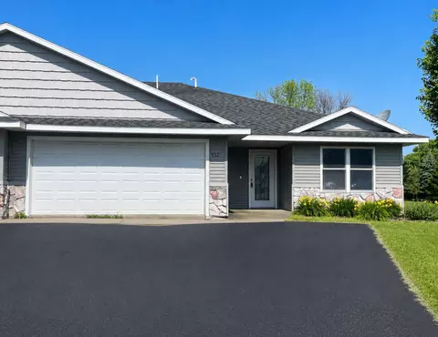 937 Anika Ct, Ellsworth, WI 54011