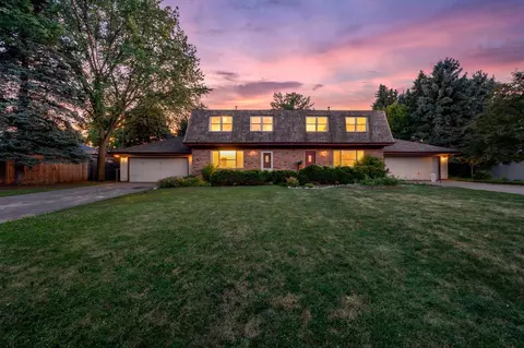 6117 W 105th St, Bloomington, MN 55438