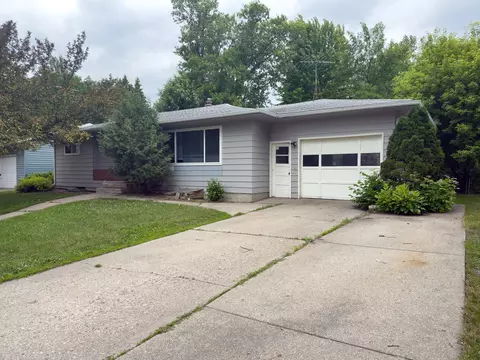 1107 17th St S, Moorhead, MN 56560