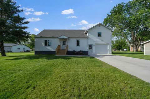 410 2nd St NW, Melrose, MN 56352
