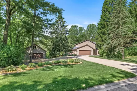 4572 Wild Canyon Dr, Woodbury, MN 55129