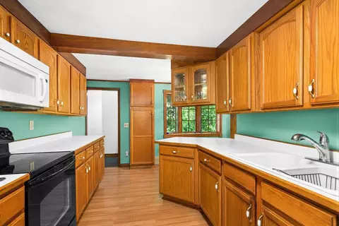 Kitchen - 30149 E Shore Dr, Pengilly, MN 55775 photo 1 of 2