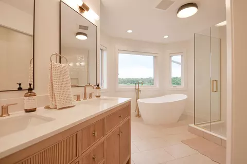 Bath - 5721 94th Ave N, Loretto, MN 55357 photo 5 of 16
