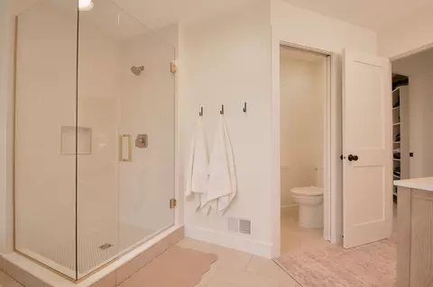 Bath - 5721 94th Ave N, Loretto, MN 55357 photo 8 of 16