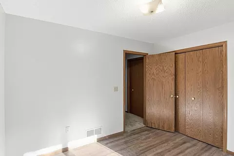 Bedroom - 4200 237th St, Saint Cloud, MN 56301 photo 4 of 10