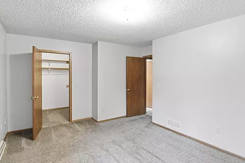 Bedroom - 4200 237th St, Saint Cloud, MN 56301 photo 6 of 10