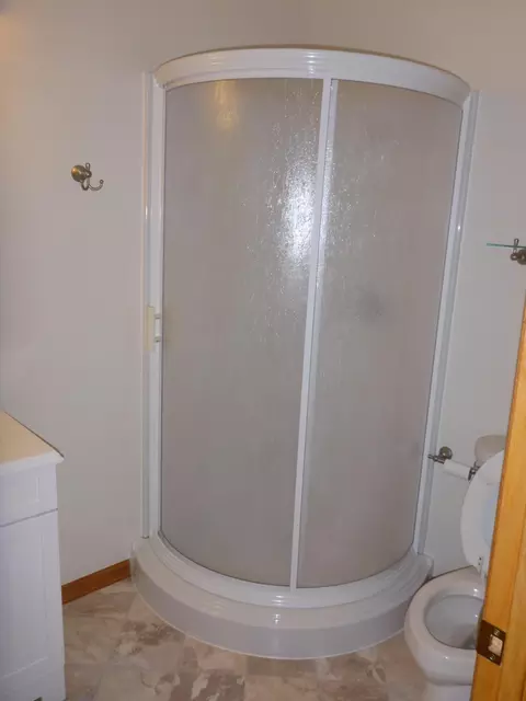 Bath - 101 Wilson St, Springfield, MN 56087 photo 6 of 7