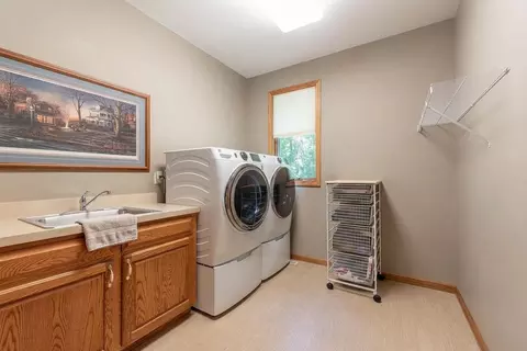 58049 227th St, Mankato, MN 56001