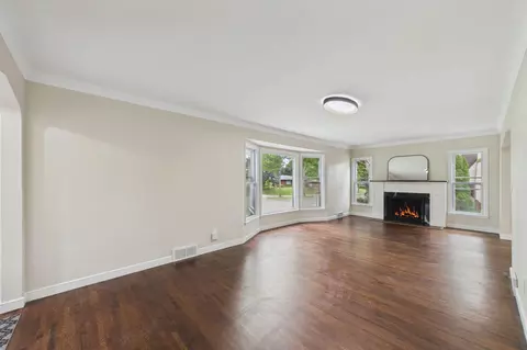 1599 Highland Pkwy, Saint Paul, MN 55116