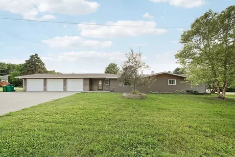 320 N West St, Belle Plaine, MN 56011