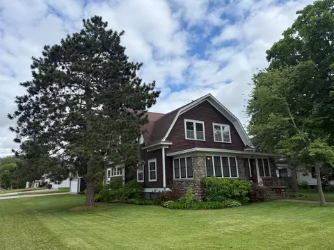 401 3rd St SE, Little Falls, MN 56345