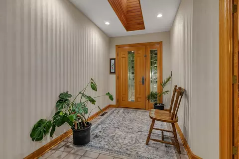 Entry Way - 2721 Park Dr, Saint Cloud, MN 56303 photo 3 of 4