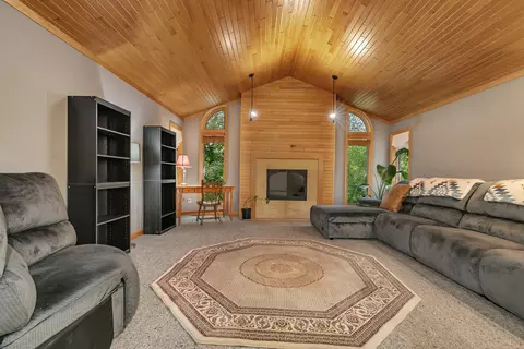 Living - 2721 Park Dr, Saint Cloud, MN 56303 photo 2 of 4