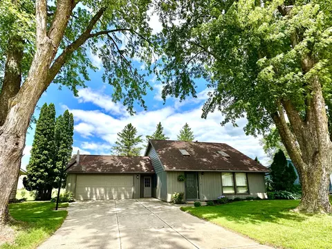 506 Lincoln St NW, Adams, MN 55909