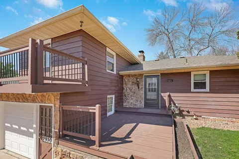 2930 Bay St, Wayzata, MN 55391