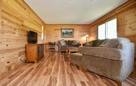 Living - 19367 150th Ave, Milaca, MN 56353 photo 2 of 10