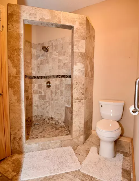 Bath - 19367 150th Ave, Milaca, MN 56353 photo 7 of 8