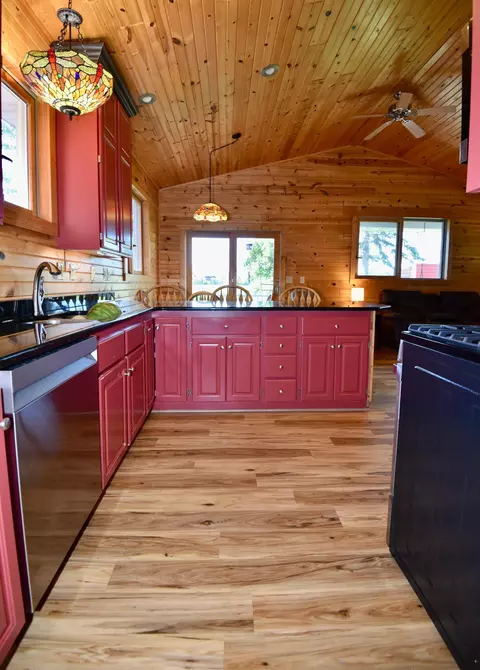 Kitchen - 19367 150th Ave, Milaca, MN 56353 photo 2 of 9