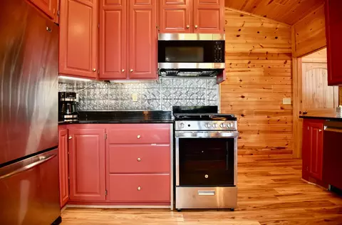 Kitchen - 19367 150th Ave, Milaca, MN 56353 photo 5 of 9