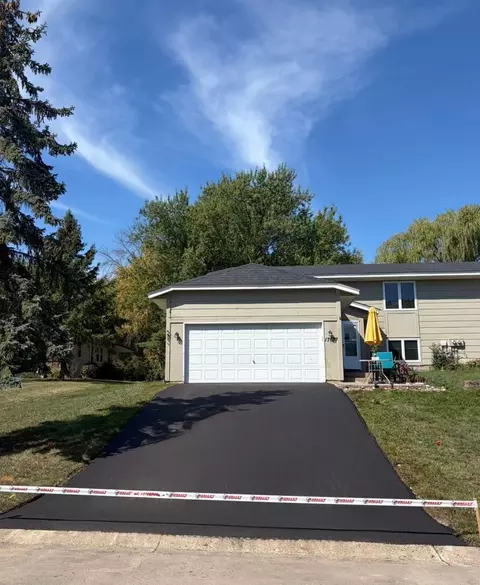 17627 Ionia Ct, Lakeville, MN 55044