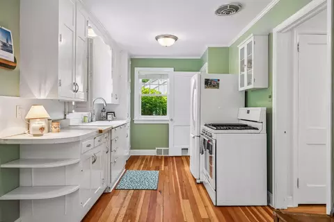 Kitchen - 20600 Carson Rd, Deephaven, MN 55331 photo 1 of 2