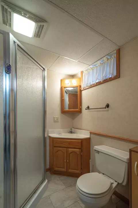 Bath - 1713 Graydon Ave, Brainerd, MN 56401 photo 3 of 3