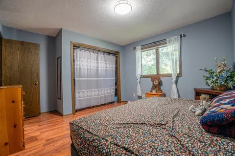 Bedroom - 733 11th St NW, Willmar, MN 56201 photo 4 of 5