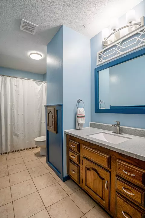 Bath - 733 11th St NW, Willmar, MN 56201 photo 3 of 3
