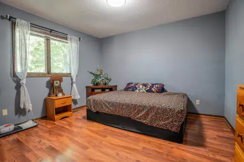 Bedroom - 733 11th St NW, Willmar, MN 56201 photo 3 of 5