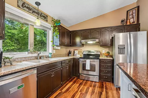 Kitchen - 4258 Valley Forge Pl, Eagan, MN 55123 photo 2 of 4