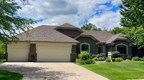 6643 Sherman Lake Rd, Hugo, MN 55038