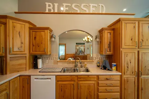 Kitchen - 14260 County 38, Eagle Bend, MN 56446 photo 2 of 3