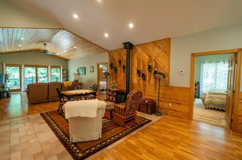 Entry Way - 14260 County 38, Eagle Bend, MN 56446 photo 5 of 6