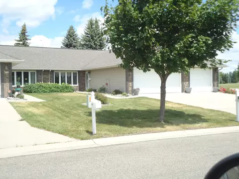 544 N 13th Ave N, Moorhead, MN 56560