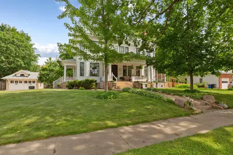 358 E Main St, Owatonna, MN 55060