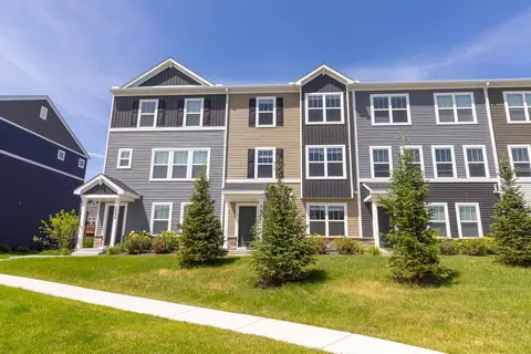 5860 156th St W, Apple Valley, MN 55124