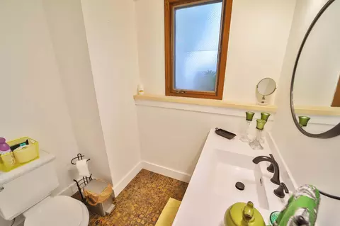 Bath - 14476 Lynndale Dr, Baxter, MN 56425 photo 4 of 4
