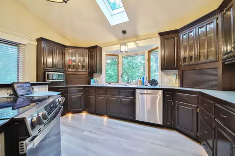 Kitchen - 14476 Lynndale Dr, Baxter, MN 56425 photo 3 of 4