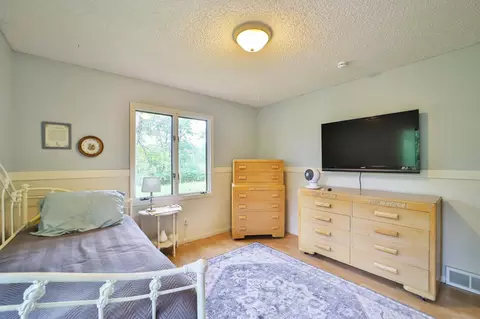 Bedroom - 14476 Lynndale Dr, Baxter, MN 56425 photo 8 of 8