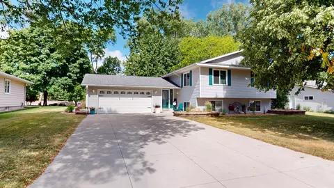 1825 Bayview Dr, Albert Lea, MN 56007