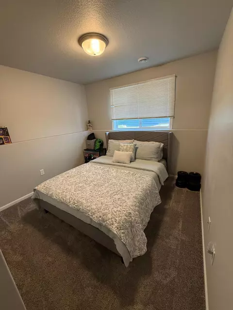 Bedroom - 401 7th St E, Horace, ND 58047 photo 2 of 2