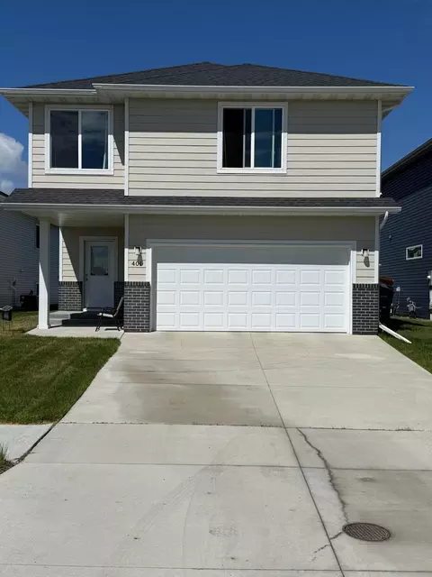 401 7th St E, Horace, ND 58047