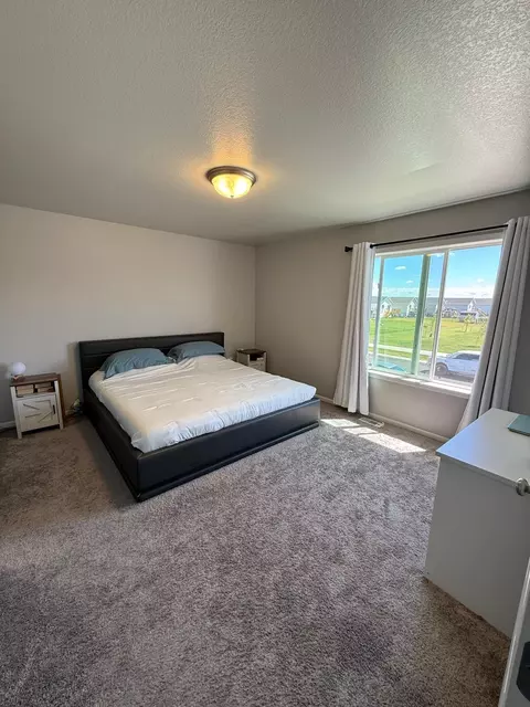 Bedroom - 401 7th St E, Horace, ND 58047 photo 1 of 2