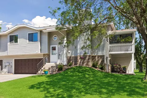 3430 Juliet Dr, Woodbury, MN 55125