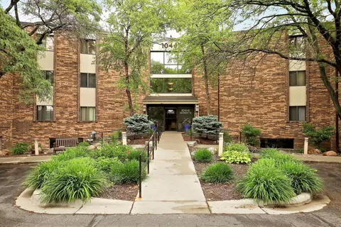 10441 Greenbrier Rd #222, Minnetonka, MN 55305